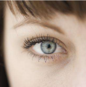 割雙眼皮要多久恢復(fù)？會(huì)使眼睛變大嗎？