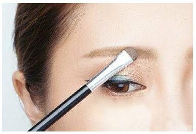 堪比整容的化妝方式 立變小V臉 新技能get起來(lái)