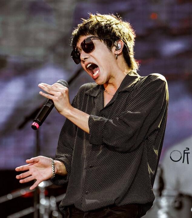 華晨宇整容前后照片 華晨宇做了下頜角整形？