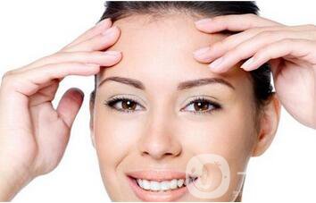 抬頭紋太重怎么辦？如何去抬頭紋？