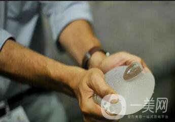 假體隆胸手術(shù)做完之后恢復(fù)期要多久時(shí)間？