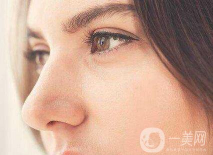 歪鼻矯正手術(shù)多少錢？