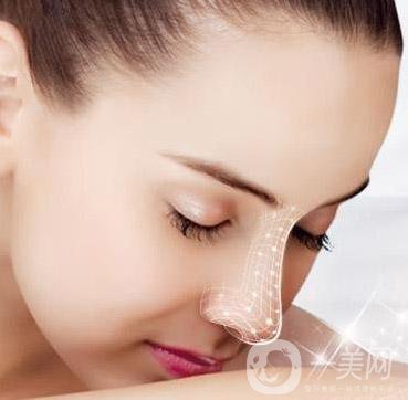 *整形手術之后多久才能笑自然