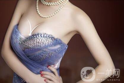 自體隆胸要休息多久？