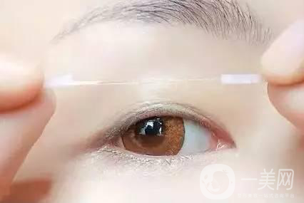 還在離不開雙眼皮貼嗎？雙眼皮手術(shù)助你雙眸