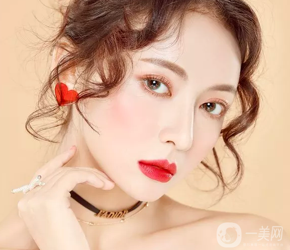 割雙眼皮怎么恢復快些