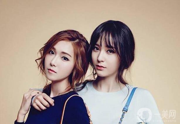 硅膠隆鼻自然嗎？