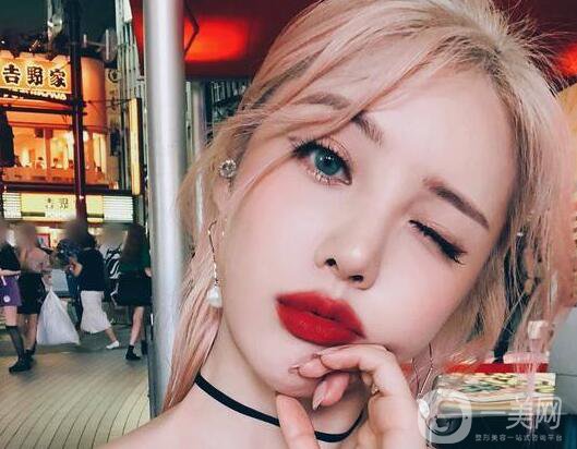 三點(diǎn)定位雙眼皮后可以立即化妝嗎 多久可以化妝？