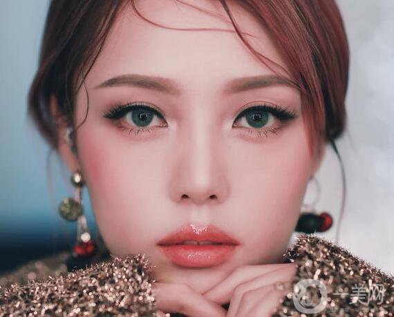 三點(diǎn)定位雙眼皮后可以立即化妝嗎 多久可以化妝？