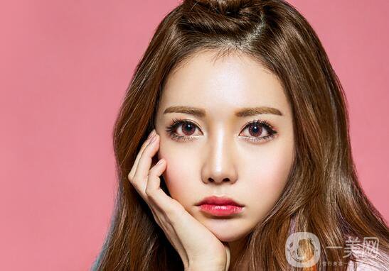 假體隆鼻整容費(fèi)用大概多少？