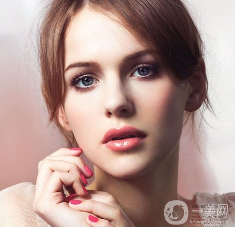 假體隆鼻的價格高嗎？