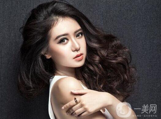 玻尿酸隆鼻整形費用是多少？