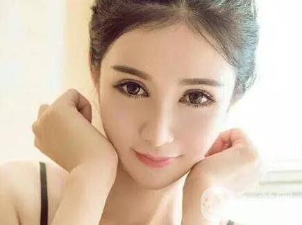 駝峰鼻影響美貌 駝峰鼻矯正術(shù)的價(jià)格是多少？