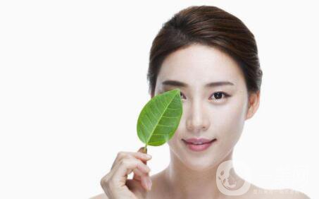 玻尿酸能填充淚溝嗎 玻尿酸手術(shù)*果