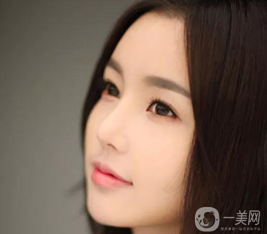 駝峰鼻矯正價(jià)錢(qián)是多少呢？