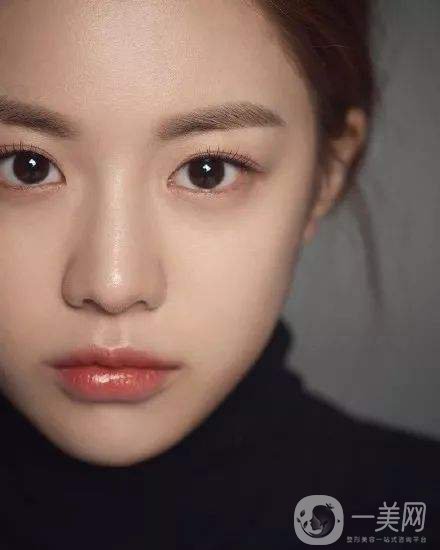 重慶做雙眼皮要多少錢(qián) 割雙眼皮喲風(fēng)險(xiǎn)嗎