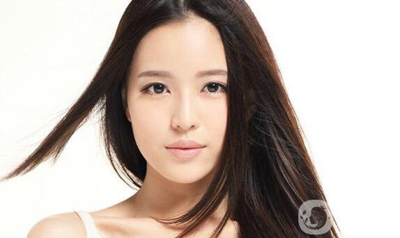 假體隆鼻整型術怎么樣 什么人不適合做假體隆鼻？