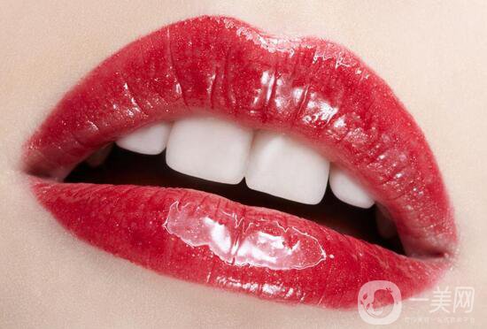 玻尿酸豐唇有什么危害呢 玻尿酸豐唇怎么樣？