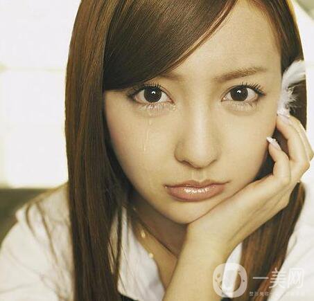 標(biāo)準(zhǔn)的仰月唇女明星有哪些？其中還有AB的整容模板！