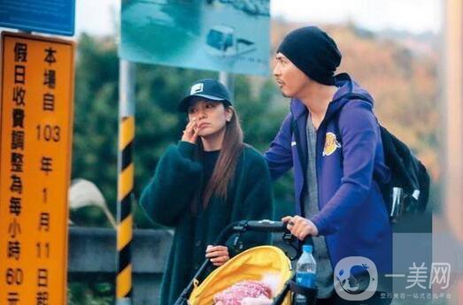 周渝民帶妻子女兒現(xiàn)身臺北動物園，網(wǎng)友：和大S的感情真叫人唏噓