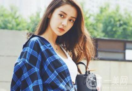 你能通過整容復(fù)制成別人的樣子嗎？