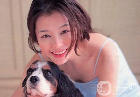 你能通過整容復(fù)制成別人的樣子嗎？