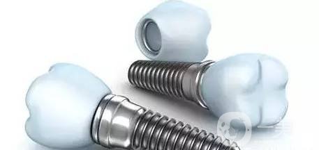 人工種植牙齒價格 手術(shù)費用多少錢？