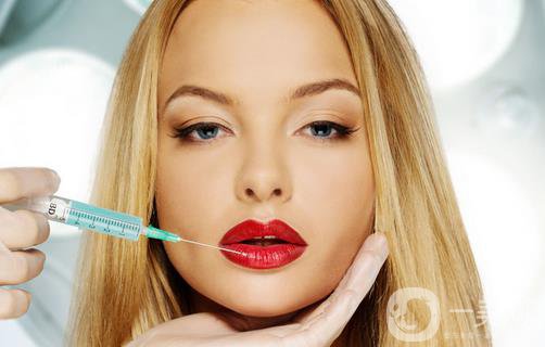 玻尿酸豐唇后會腫嗎？玻尿酸豐唇注意事項