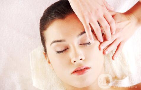 自體脂肪墊下巴恢復期一般是多長？