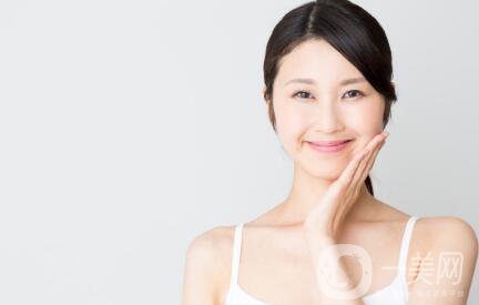 自體脂肪填下巴優(yōu)缺點有哪些呢？