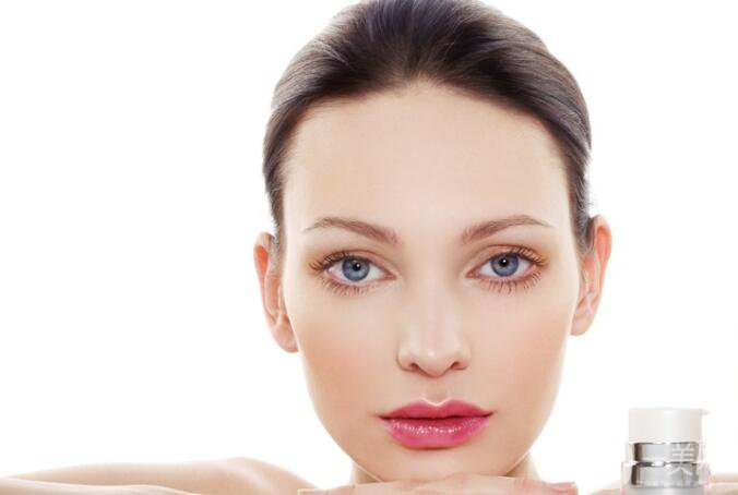 注射除皺*佳年齡 日常護(hù)理有哪些