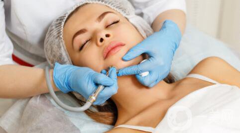 做彩光嫩膚手術(shù)要多少錢？維持時(shí)間和優(yōu)勢揭露