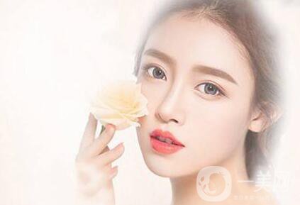 自體脂肪填充臉部的*佳年齡 有副作用嗎