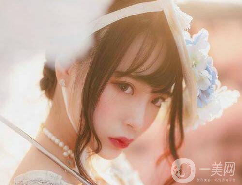 上海玫瑰做雙眼皮修復(fù)需要多少錢?