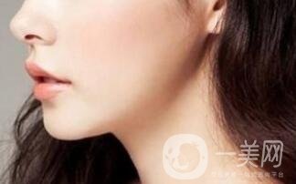 硅膠墊下巴硬得像石頭，多久能恢復？