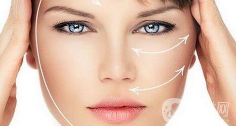 隆鼻后怎么消腫