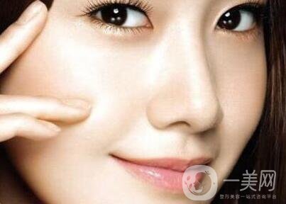 假體隆鼻整形手術(shù)一般多少錢？