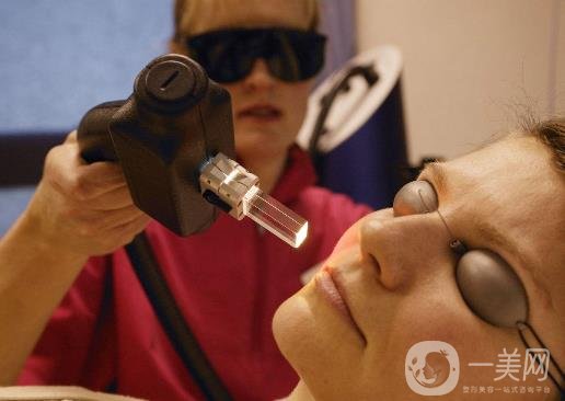 彩光嫩膚祛斑價(jià)格是多少?要做幾次才*?