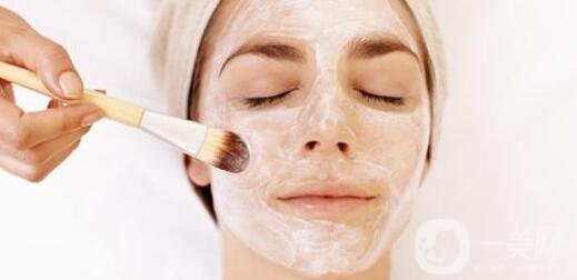 果酸換膚的危害有哪些?所有人都適合這種方式嗎?