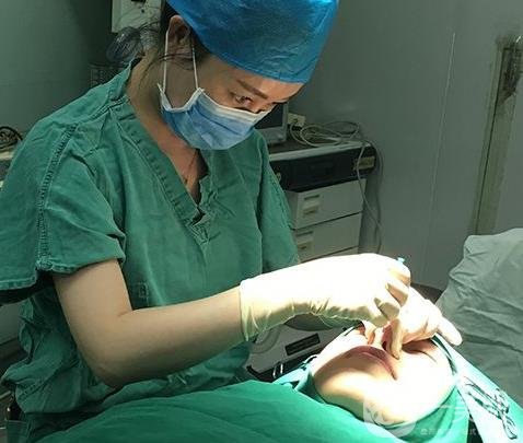 隆鼻手術(shù)會對我們的身體有危害嗎?