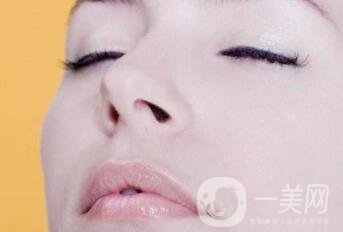 硅膠隆鼻假體取出后多久可以再隆鼻？