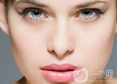 隆鼻手術(shù)的風(fēng)險(xiǎn)大嗎？有哪些？