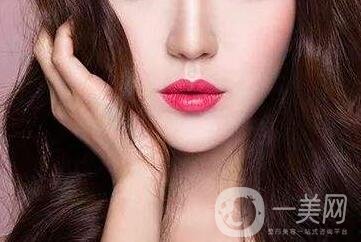 隆鼻手術(shù)的風(fēng)險(xiǎn)大嗎？有哪些？