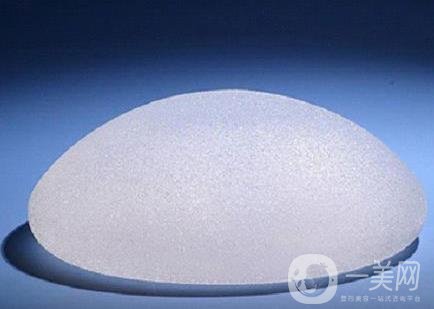 娜高乳房假體能用一輩子嗎？