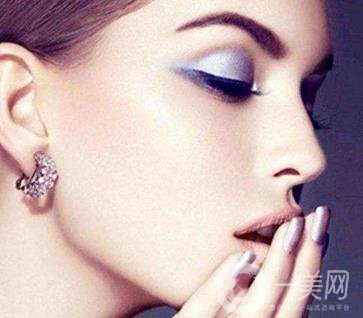 韓式肋骨隆鼻手術(shù)多少錢？*果怎樣？