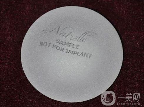 娜綺麗隆胸多久變軟？怎么加速變軟？