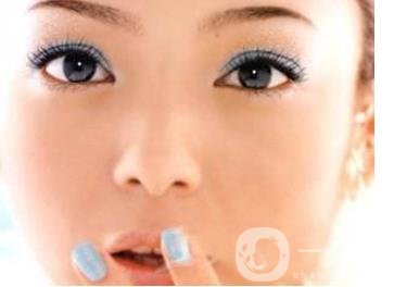 吸雕雙眼皮手術是什么？是埋線嗎？