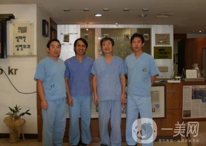 大連何醫(yī)生鼻整形價(jià)格表