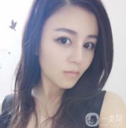 我這個是實實在在的眼袋，上學的時候我沒太在意，但是畢了業(yè)之后參加了工作