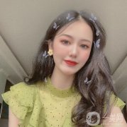 閨蜜看見(jiàn)我整天郁悶的樣子，就建議我去醫(yī)院做熱瑪吉手術(shù)，還給我推薦了做手